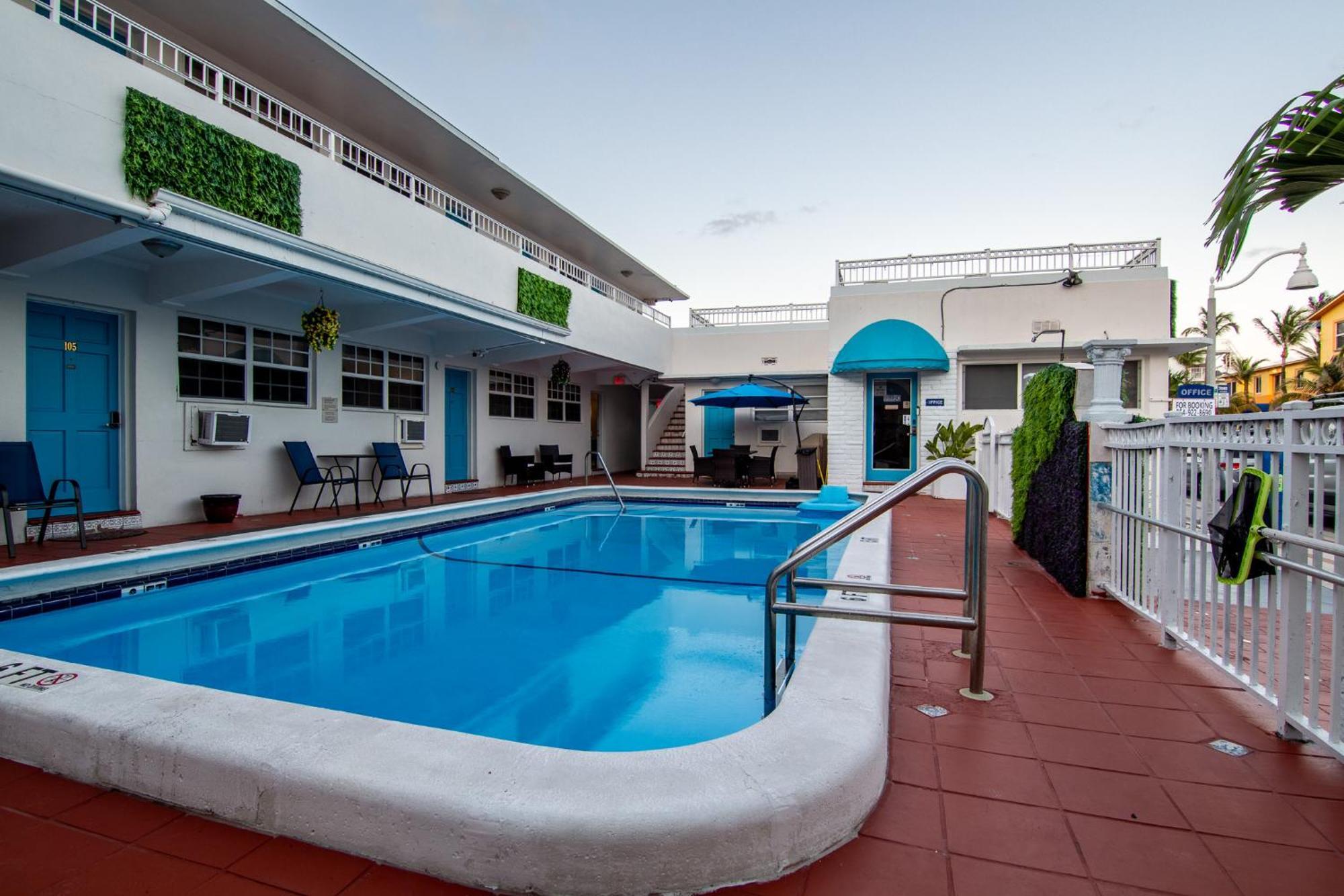 Pousada Suites Hollywood Eksteriør billede
